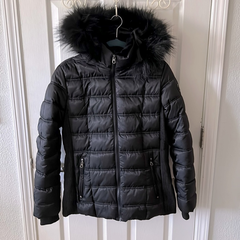 Women’s black puffer jacket